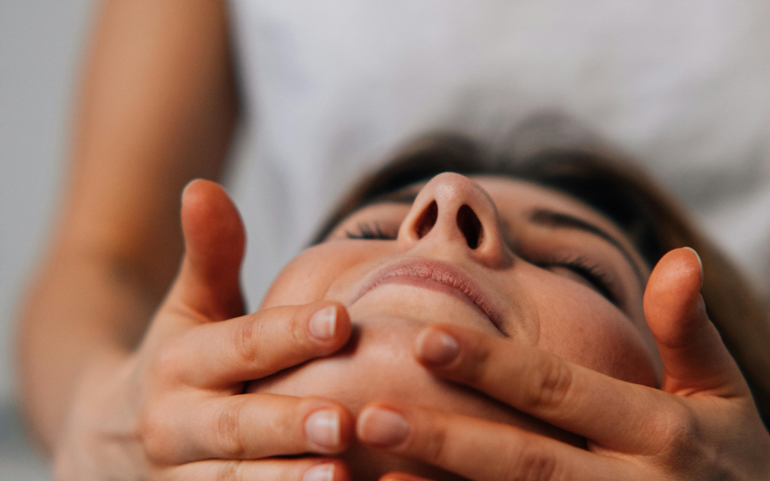 Réveillez Votre Peau et Votre Corps pour le Printemps : Les Secrets d’une Experte Facialiste